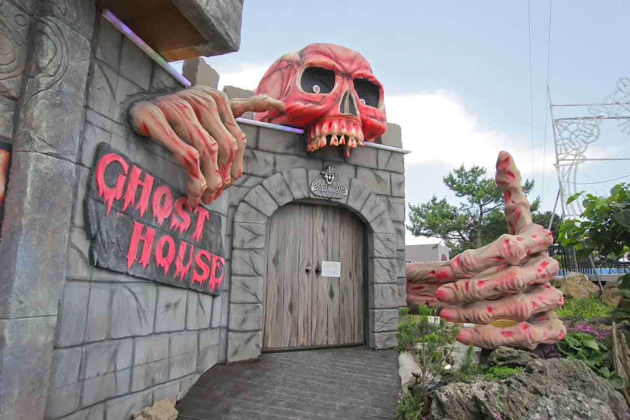 고스트타운 - 이미지 1